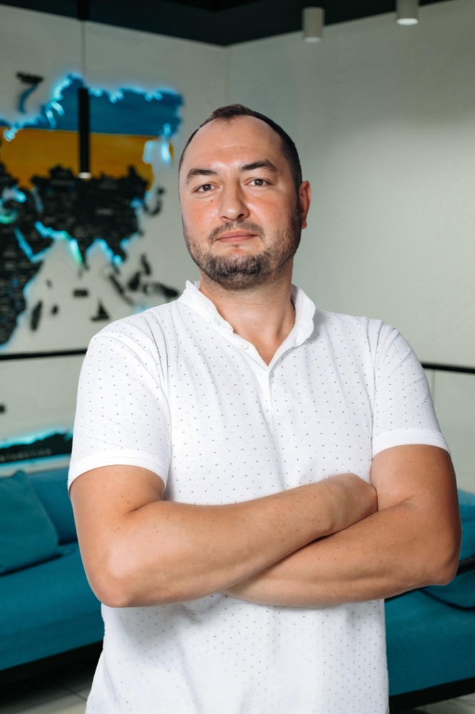 Ігор Нестеренко — Брокер
